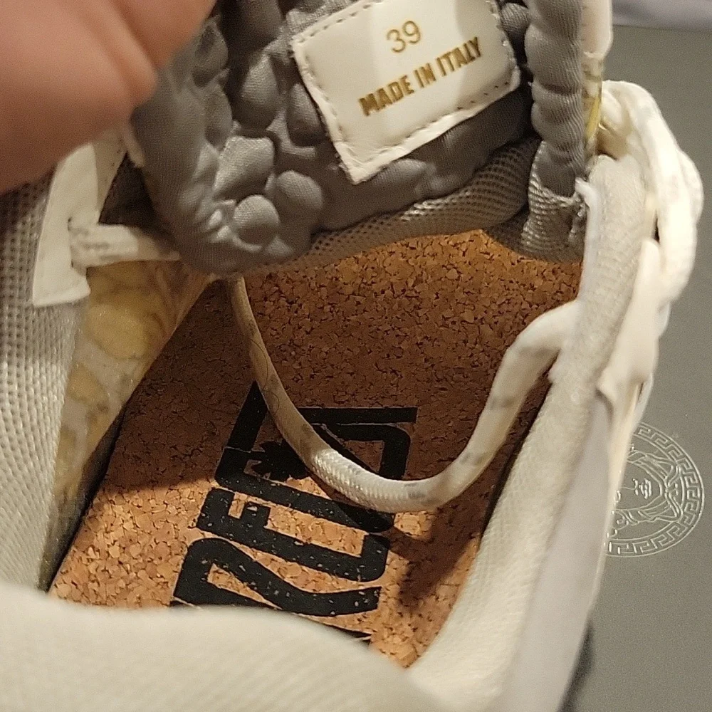 BRAND NEW Versace Trigreca Sneakers WOMEN 39 9 WITH BOX - Picture 9 of 14
